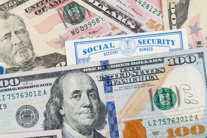 Nuevo calendario de pagos del Seguro Social: dos grupos de beneficiarios reciben su aumento en fechas distintas