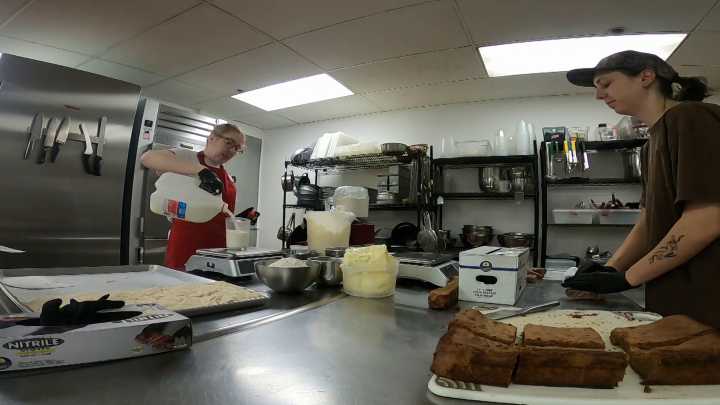'Milwaukee really cares': Small businesses offer free food for those in need during SNAP lapse
