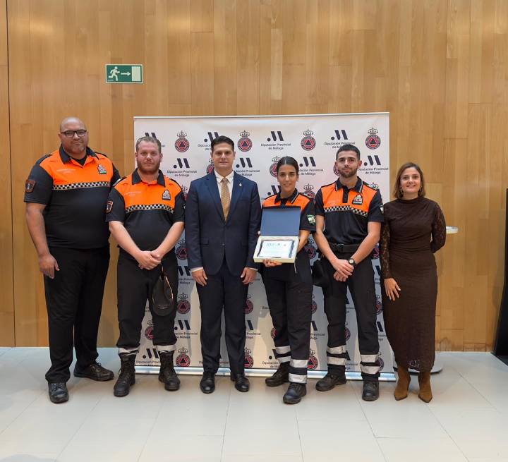 Protección Civil de Benalmádena recibe un reconocimiento por parte de la Diputación por su labor en la seguridad vecinal