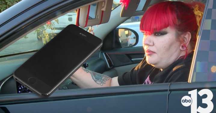 Federal employee goes without pay, drives for delivery apps to make ends meet