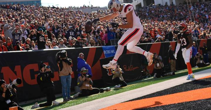 Nueva Inglaterra logra impresionante voltereta para mantenerse como líder de la AFC