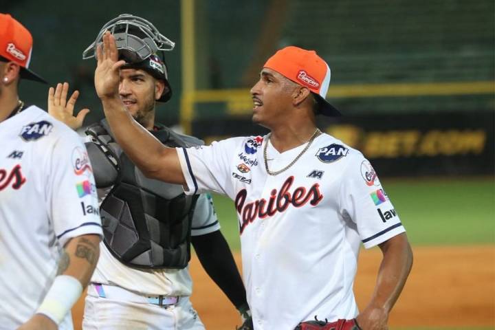 Yilber Díaz pinta de blanco a La Guaira e iguala el liderato de salvados en el año