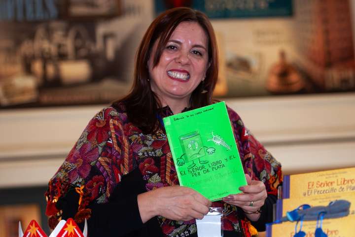 Latino Book Fair unites authors, readers at Union Station in Springfield