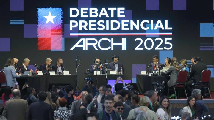 Candidatos se enfrentaron en Archi por viabilidad de medidas contra los irregulares