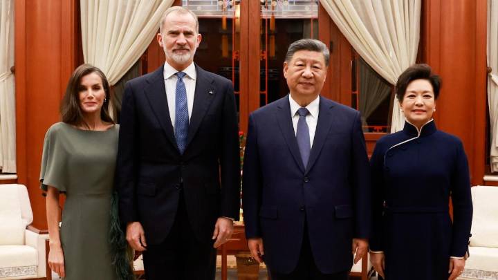 Los Reyes comparten una cena a cuatro con el presidente Xi y la primera dama china