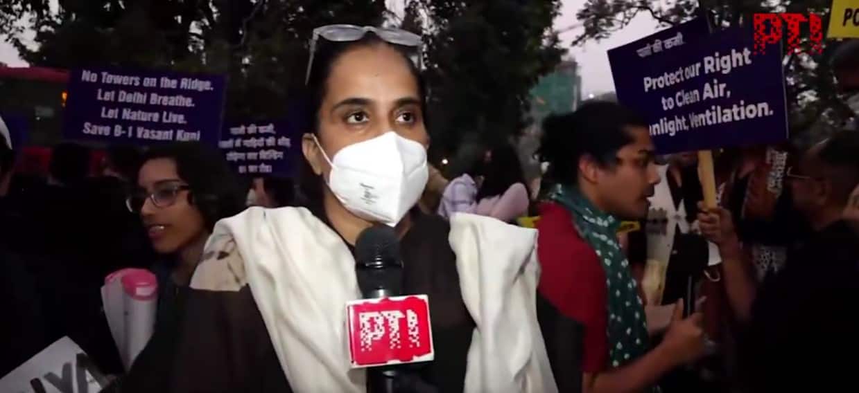 Delhi pollution: Hundreds gather at India Gate demanding immediate solution, several detained