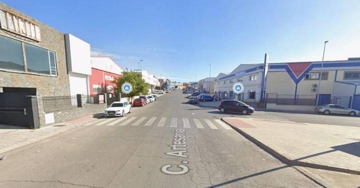 Muere un hombre al caer del tejado de una nave industrial en Úbeda