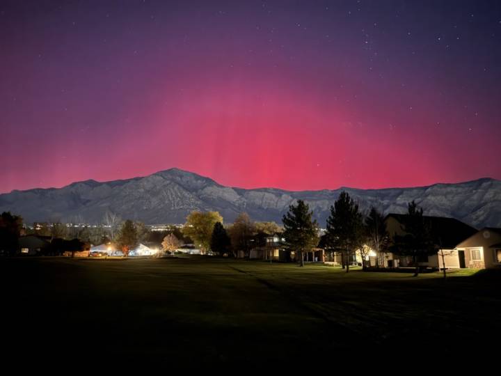 PHOTOS: Northern Lights create beautiful surprise for parts of Utah and Idaho