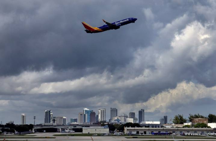 Fort Lauderdale-Hollywood, Miami on list of airports facing flight reductions – Sun Sentinel