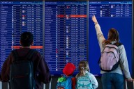 Los aeropuertos de EE UU afectados por el cierre del Gobierno de Trump recuperarán la normalidad antes de Acción de Gracias