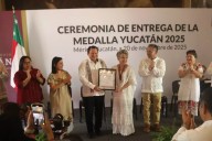 Reconocen a la cantante Maricarmen Pérez con la Medalla Yucatán 2025