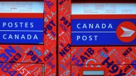 Canada Post paints bleak financial picture, hints at big job cuts