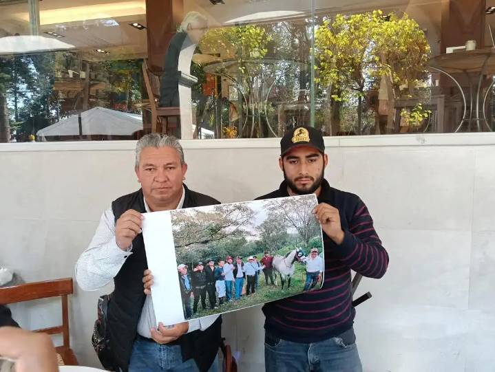 Edil electo de Tonayán rechaza foto que lo vincula a presuntas actividades ilícitas