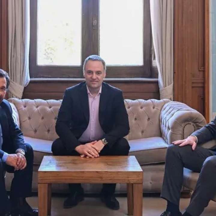 Presupuesto 2026: Manuel Adorni y Diego Santilli recibieron al gobernador de Salta Gustavo Sáenz en Casa Rosada