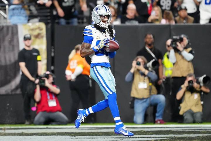 Deadspin | No explanation behind Cowboys WRs sitting out first drive vs. Raiders