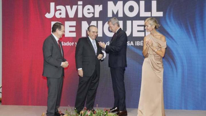 Javier Moll recibe la Medalla de Oro del Círculo de Empresarios de Galicia