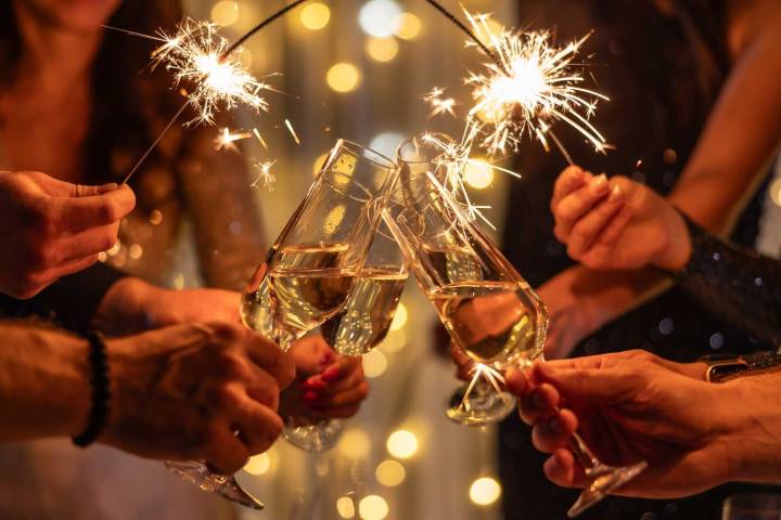 Woman Says Boyfriend Is Mad She Doesn’t Want to Spend NYE with His 'Pothead' Friends