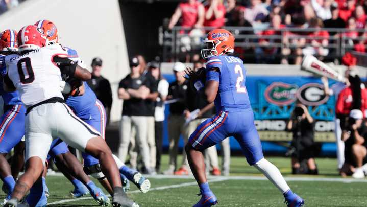 Live updates: Florida football vs rival Georgia tied at halftime