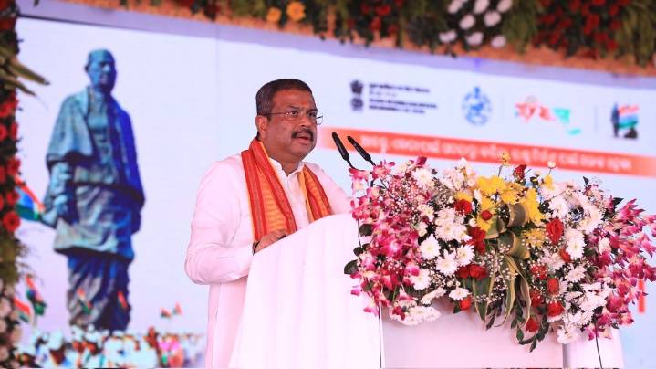 Union Minister Pradhan urges NCBC chief to include 14 communities from Odisha in OBC list