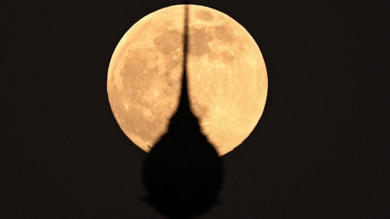 Mira la superluna más impresionante de 2025