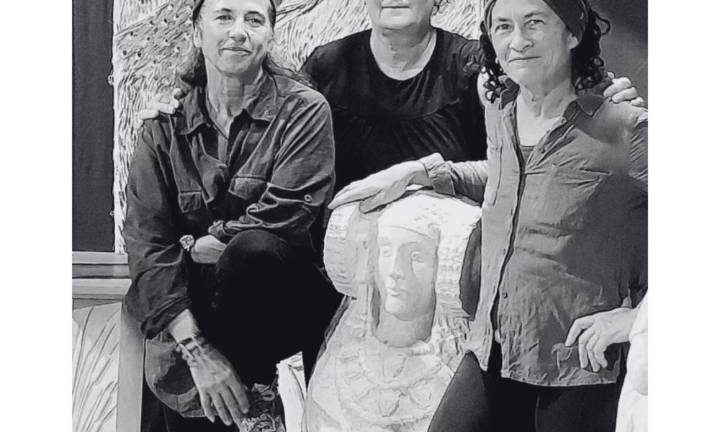 La Casa del Artesano de Lorca presenta la exposición “Piedra Viva. Hermanas Molina. La huella del tiempo: Arte en piedra y pintura mural”