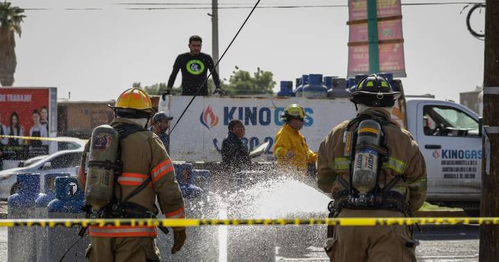 Choque de camión de gas con tráiler genera movilización en Lázaro Cárdenas