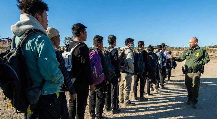 CUIDADO con tu solicitud de beneficio migratorio en EE. UU.: este es el nuevo nivel de identificación que pone en alerta a inmigrantes