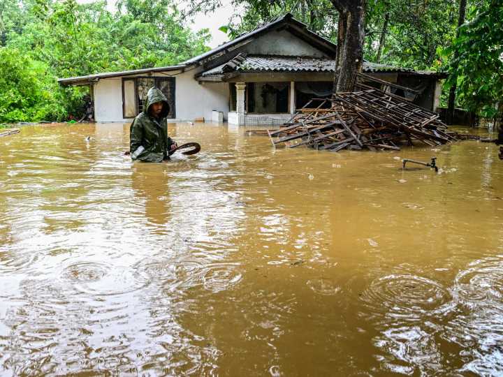 Sri Lanka seeks foreign help as Cyclone Ditwah death toll reaches 123