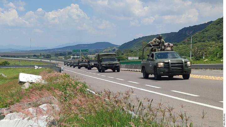 Por más de 20 años, no se podido pacificar Michoacán con militares, cuarteles y planes