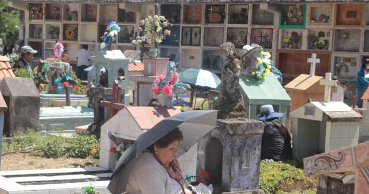 Reforzarán líneas de micros que transiten cerca de cementerios