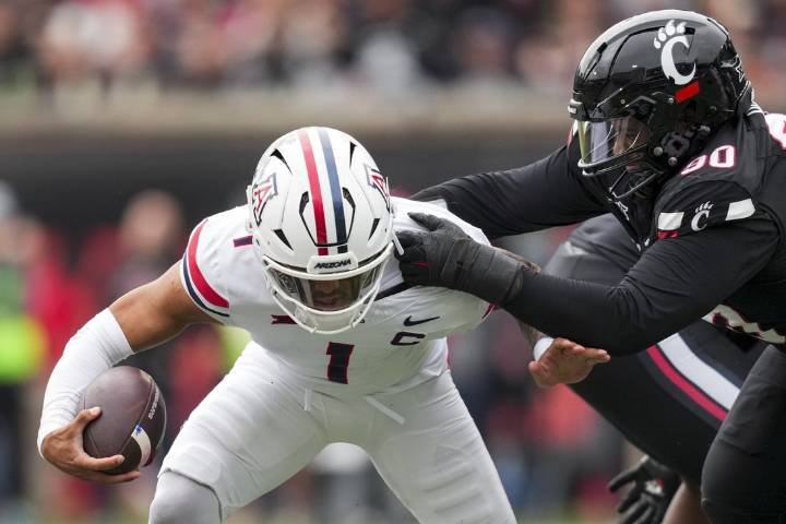 Deadspin | Arizona beats No. 25 Cincinnati for third straight win