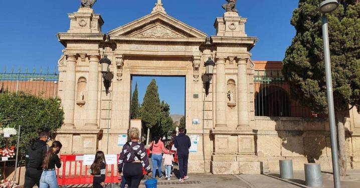 Y en Almería: de la gloria al cementerio