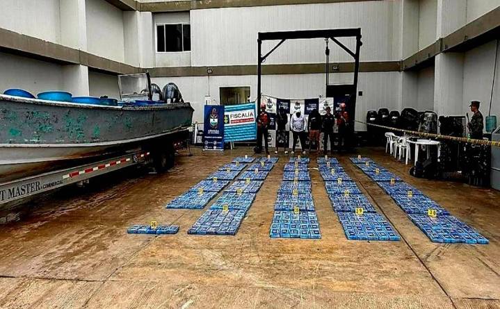 Incautaron media tonelada de cocaína en el mar de Urabá avaluada en más de 35 millones de dólares