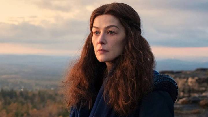 Rosamund Pike's Explanation For 'The Wheel of Time's Cancelation Speaks to a Broader TV Problem