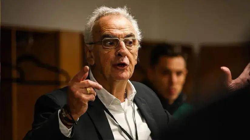 Nuevo vínculo: Jorge Fossati apuntó que está "a nada" de firmar un nuevo contrato con Universitario para el 2026