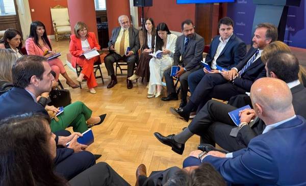 Legitimada por Milei, Bullrich reunió a los senadores violeta y busca acuerdos clave