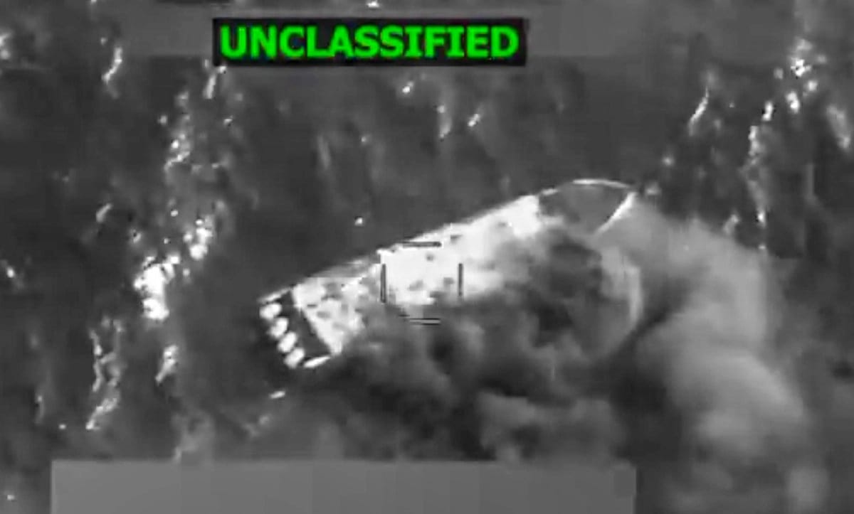 Bombardea EU otra lancha en el Pacífico; analiza Trump opciones bélicas en Venezuela