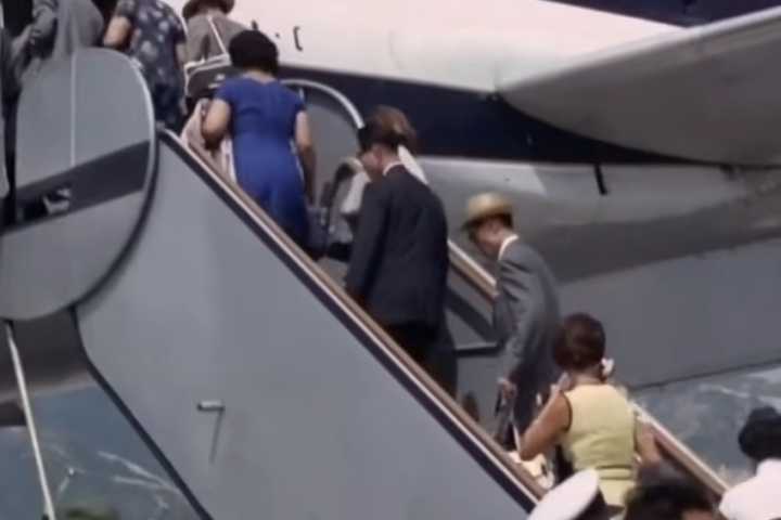 White House transport chief asks flyers to ‘bring back the Golden Age of Travel’