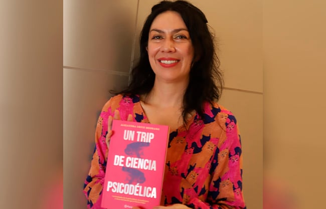 Va Alejandra Ortiz a un trip psicodélico; publica libro de Ciencia Psicodélica