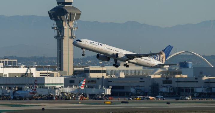 Los aeropuertos más concurridos de EU se enfrentarán a un recorte de vuelos