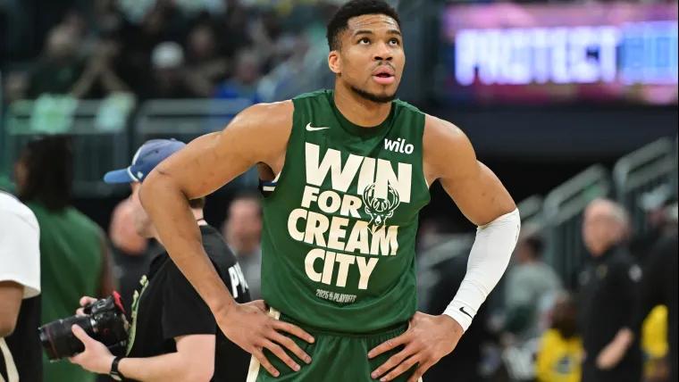 Giannis Antetokounmpo steps in to help Lakers rookie