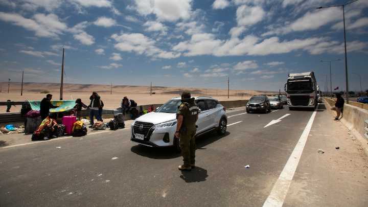 Estado de emergencia en Perú complica salida de migrantes en frontera norte