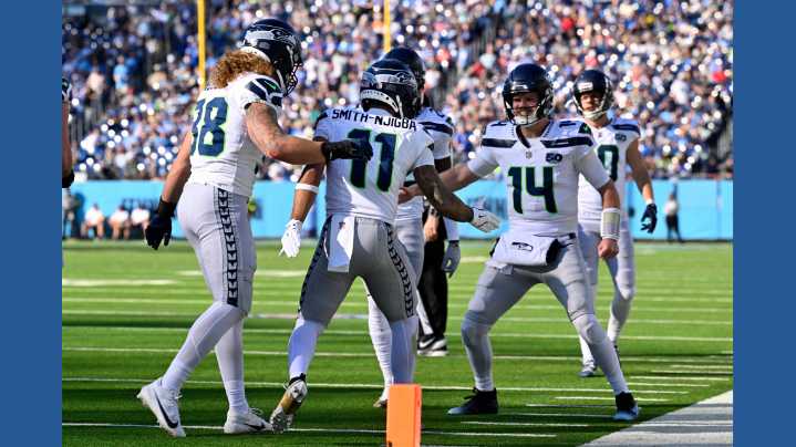 Sam Darnold throws for 244 yards 2 TDs as Seahawks beat the Titans 30
