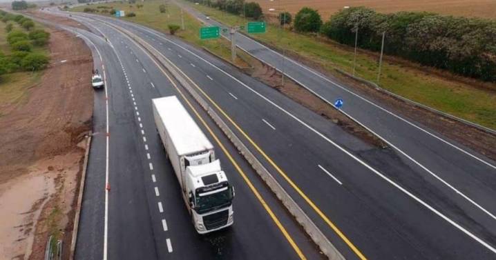 El Gobierno pasa a manos de privados autopistas y rutas clave y quiere avanzar con megaobras