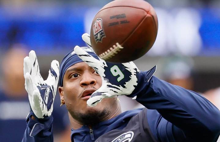 Photos: Seahawks visit Rams in fight for NFC West lead