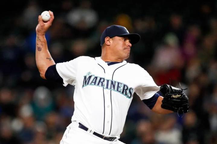 MLB pitcher Yoervis Medina dead at 37 after heart attack, car crash