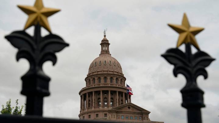 Federal judges block Texas from using its new US House map in the 2026 midterms