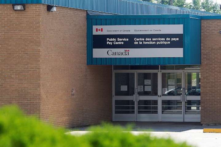 Ottawa warns former public servants face collection agencies to recover Phoenix overpayments