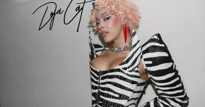 Photos: Doja Cat's Mime Halloween Look Is 'Absolutely Gorgeous'