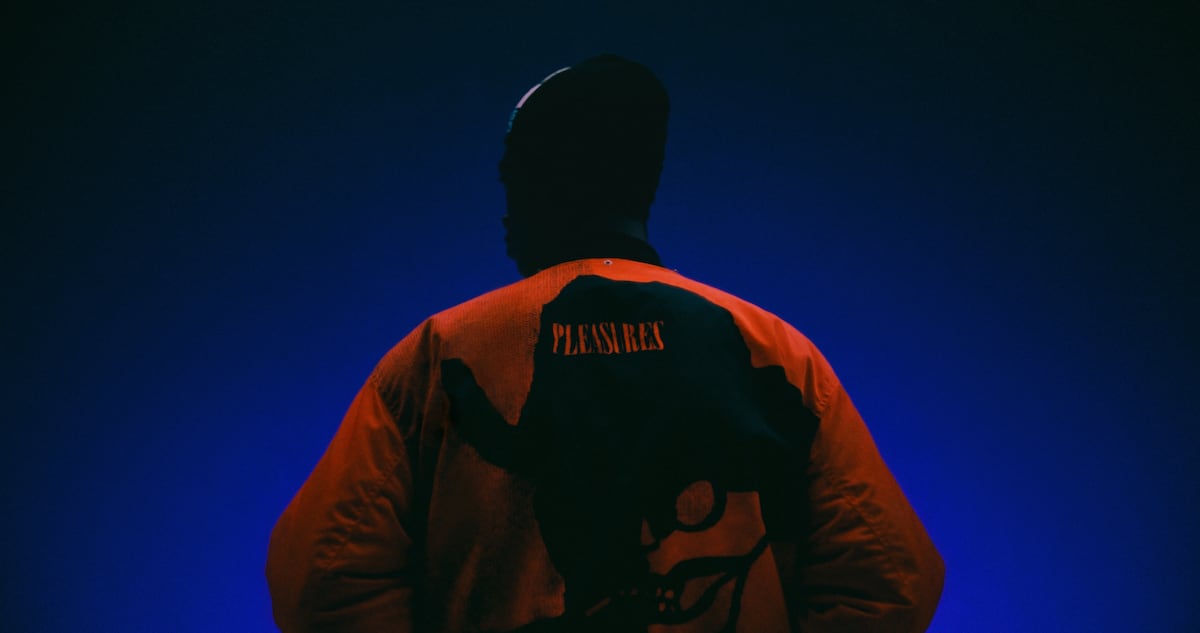 Alex James, fundador de Pleasures: “No queremos formar parte de esta ola reaccionaria sin sentido”